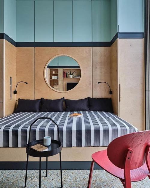 Эта квартира совсем небольшая, но у заказчицы были пожелания, какие зоны обязательно должны быть -. 08