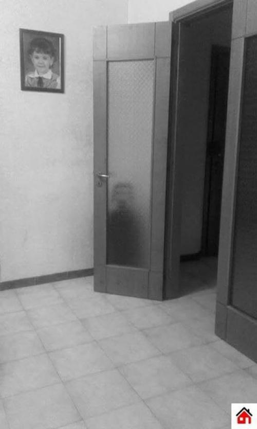 Что бы вы увидев такое за дверьми сделали? 01