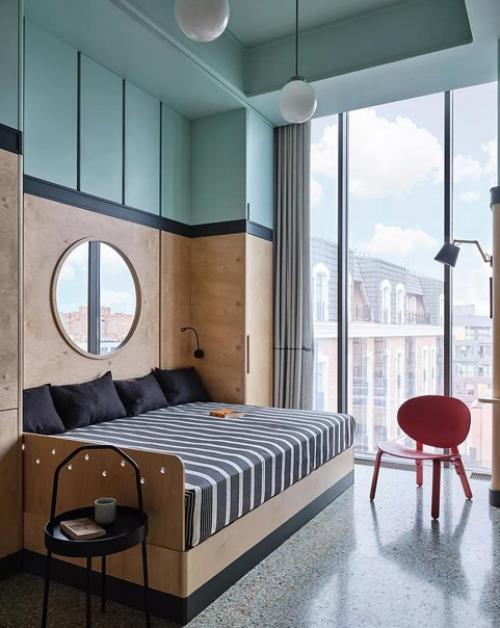 Эта квартира совсем небольшая, но у заказчицы были пожелания, какие зоны обязательно должны быть -. 07