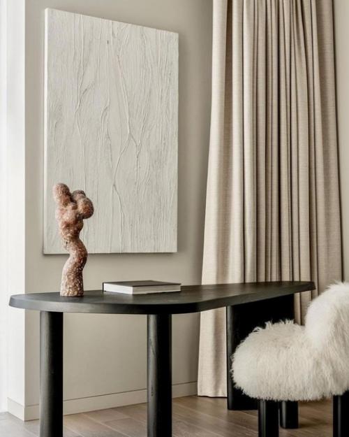 Весьма необычная, неординарная спальная комната.