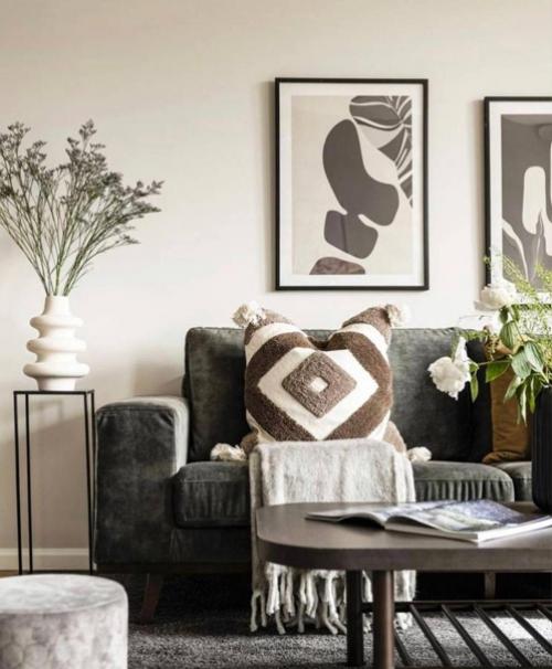 Атмосферная гостиная. С очень интересными деталями. 03