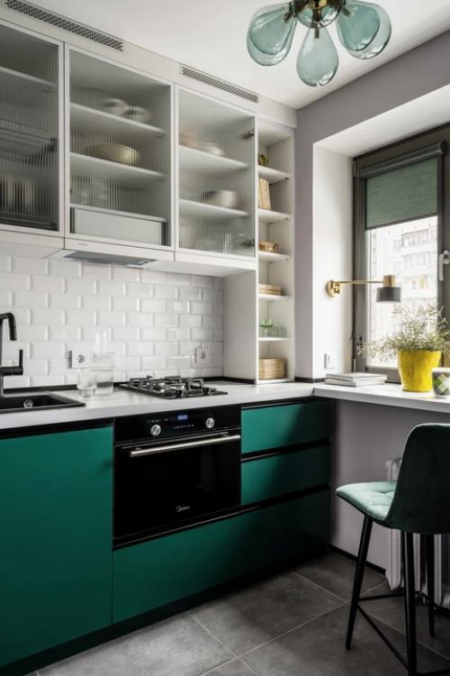 Сказочный мир: в изумруде и бордо. 01