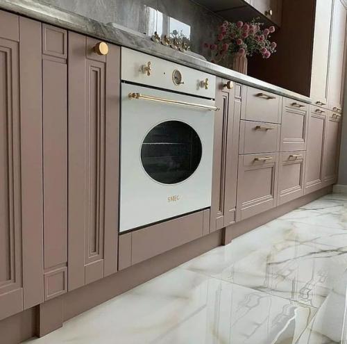 Пудровый розовый цвет в оформлении кухни. 02