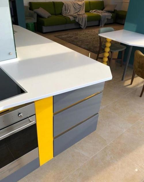 Очень необычный интерьер кухни. 02