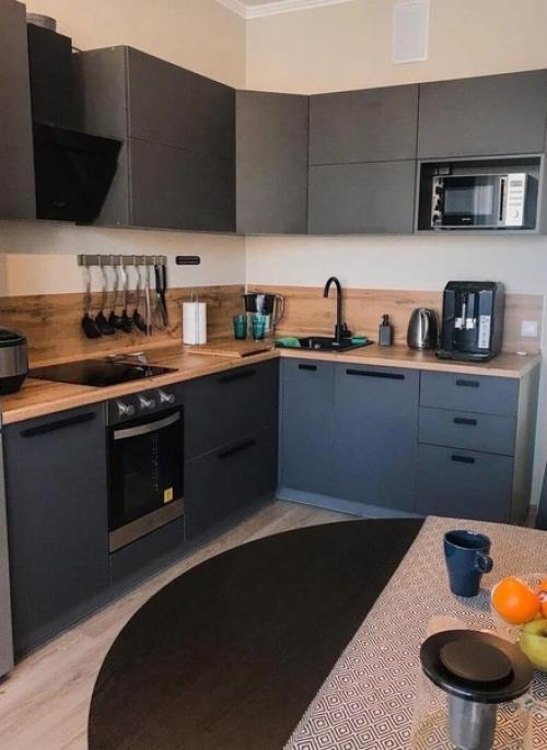 Черная кухня выглядит весьма интересно. 02