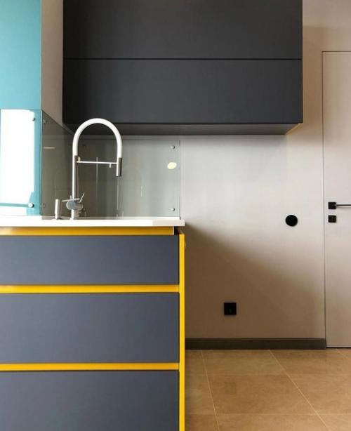 Очень необычный интерьер кухни. 03