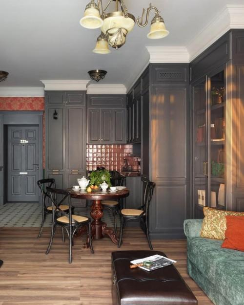 Однокомнатная квартира - музей Шерлока Холмса. 01