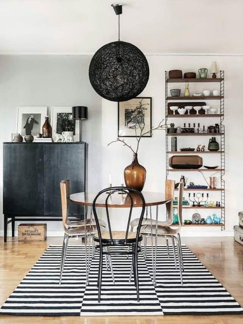 Чёрно-белый ковер - трендовый акцент в любой интерьер. 04