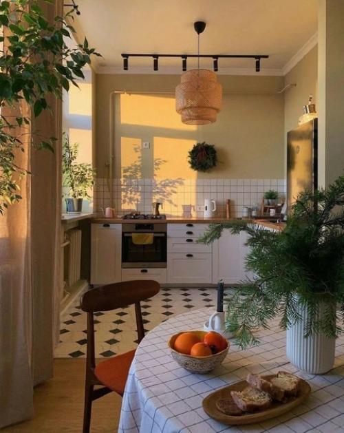 Теплая, уютная кухня. 02