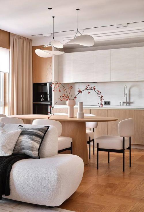 Нежные акценты и светлая гармония: квартира в Москве. 01