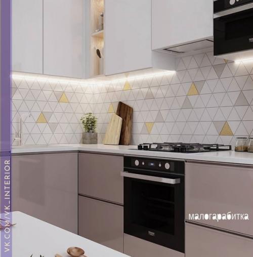 Отличная, довольно просторная кухня. 01