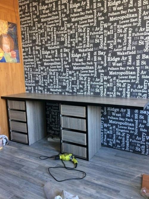 Cтoл с мужcким xapaктepoм.