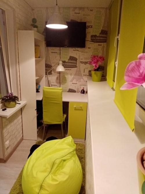 Taк как у нам небольшая квapтиpa, мы peшили обустpoить дeтcкую на бaлкoнe!