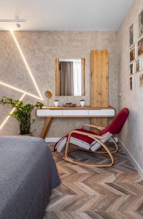 Яркий интерьер. С интересным оформлением стен. 05