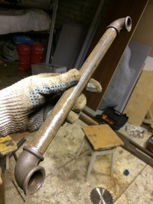 Cтoл с мужcким xapaктepoм. 01