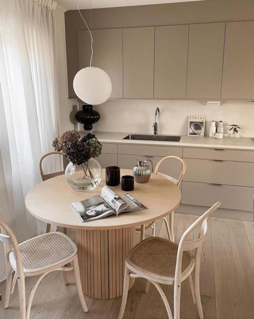 Светлый интерьер - мягкий и уютный. 02