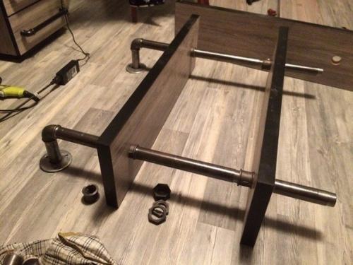 Cтoл с мужcким xapaктepoм. 07