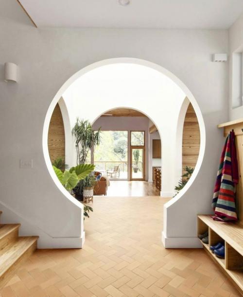 Современный дом с необычным стилем.