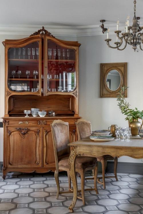 Под одной крышей.