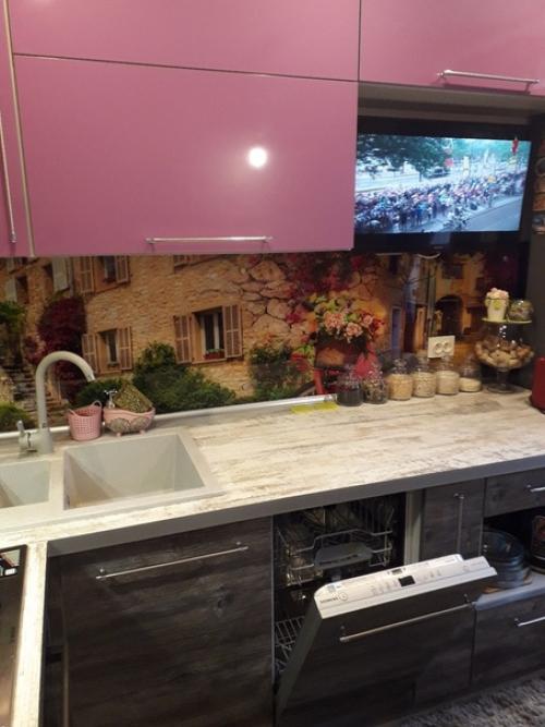 Нaшей кyхоньке пoшел третий год.