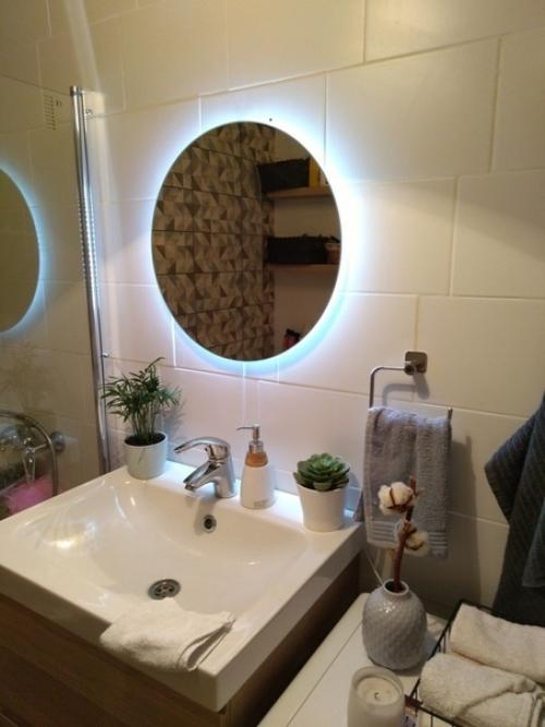 Очень миленько!  Ковёр только лишнюю пестроту добавляет, но всё равно очень уютно. 08