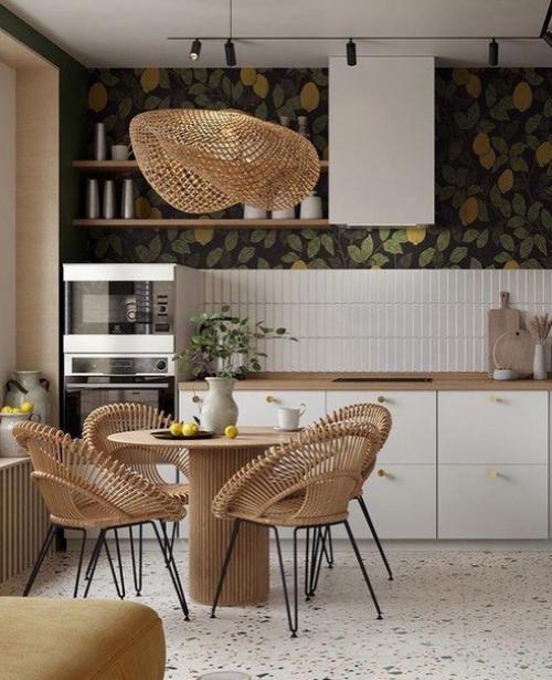 В этой квартире сделали полную перепланировку, чтоб добиться максимального удобства и функциональности. 05