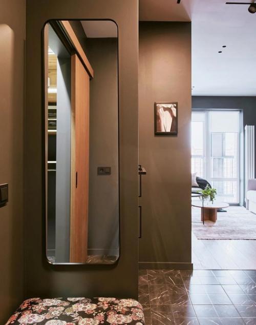 Когда владельцы делали ремонт в этой небольшой квартире, они знали, что она будет сдаваться. 03