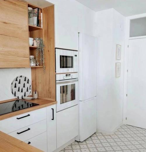 Светлый интерьер. С натуральными текстурами. 03