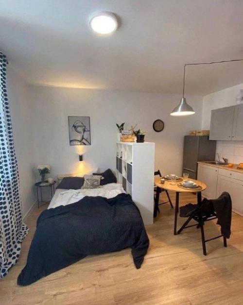 Очень маленькая квартира, но оформлена с максимальной. 03