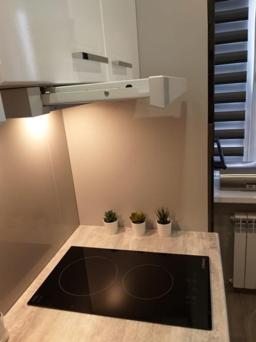 Только закончили ремонт на нашей маленькой кухне. 09