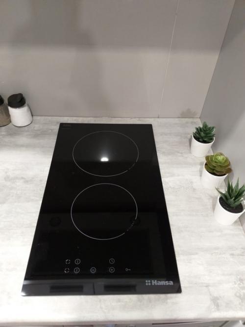 Только закончили ремонт на нашей маленькой кухне.  