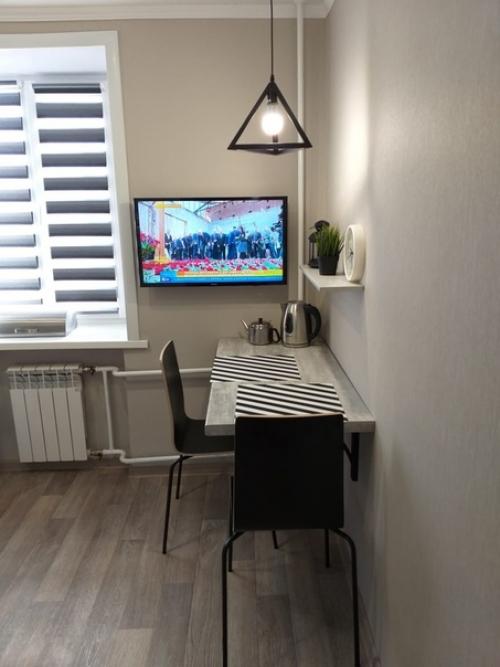 Только закончили ремонт на нашей маленькой кухне. 03