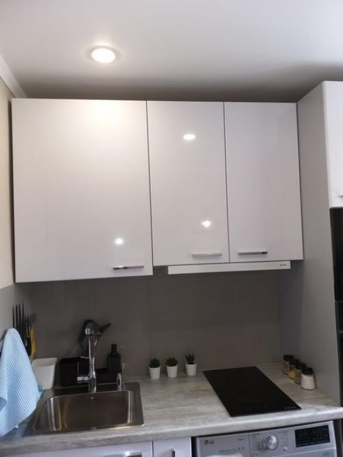 Только закончили ремонт на нашей маленькой кухне. 07