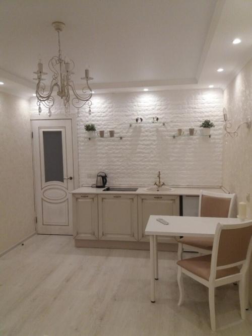 Делали интерьер максимально светлым. 06