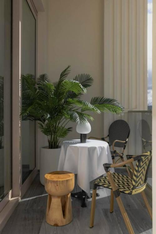 Квартира с атмосферой торжественной неоклассики. 06