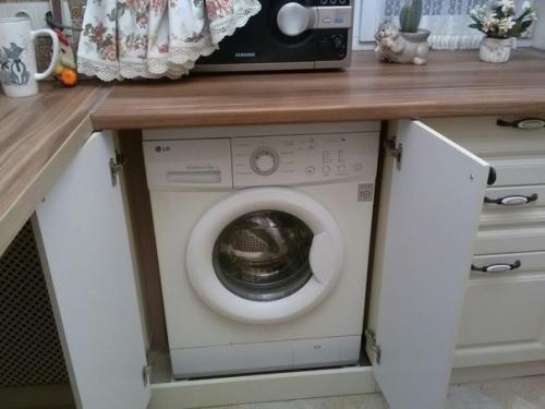 Оцените, как мы обновили нашу маленькую кухню.  