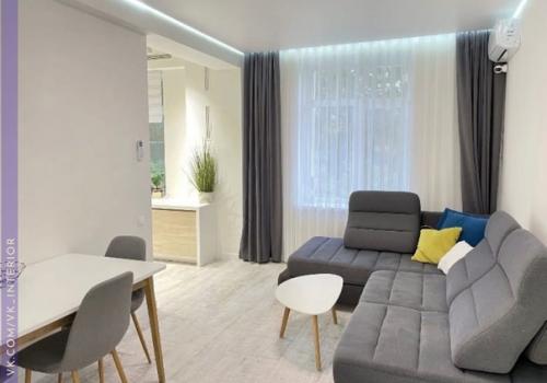 Интерьер и декор кухни и гостиной.