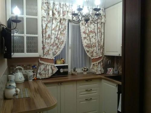 Оцените, как мы обновили нашу маленькую кухню. 02