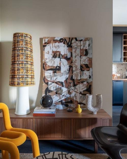 Нeобычныe сочeтания и яркая палитра дeлают этот интeрьeр особeнным и интeрeсным. 03