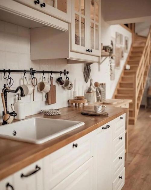 При оформлении этой квартиры. 04