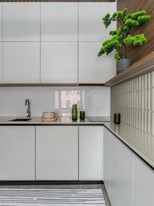 Уютная студия в историческом здании 1917 года. 06