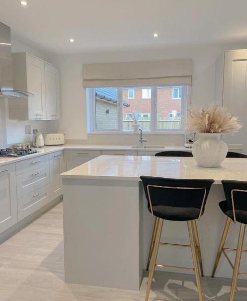 Светлая, белоснежная квартира. 08