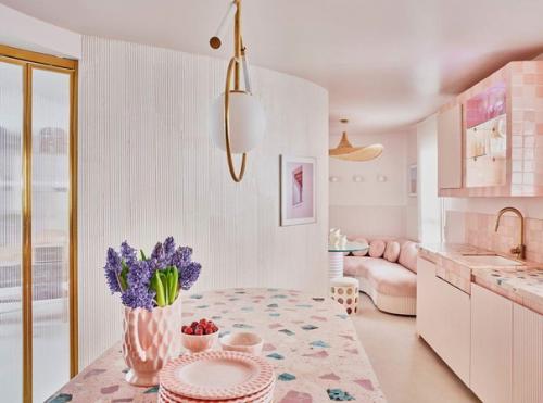 Необычный интерьер для любителей Зефирок и единорогов. 01