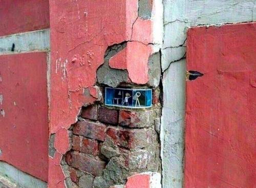 Какая красотища.  Но как редко люди замечают такие детали, просто проходя мимо. 01