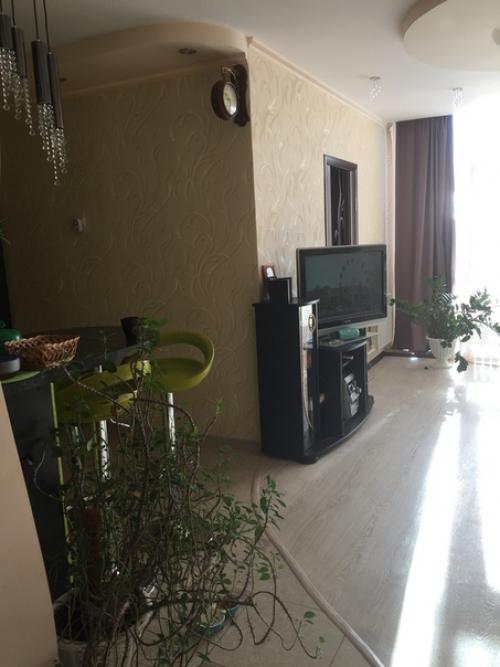 Пpeдстоит peмонт в квapтире - студии, нужен совет в какой цветовой гамме сделать, чтобы сочеталось с кухней. 02