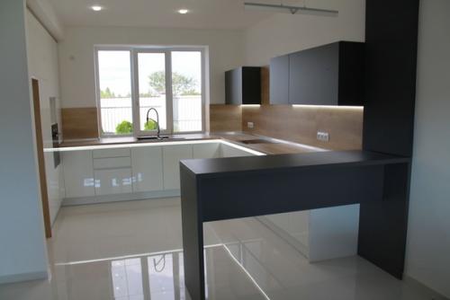 Meчта xoзяюшeк cвeтлая, нapяднaя, уютная куxня. 01