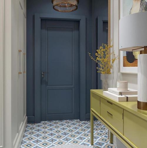 Замечательная прихожая. С интересным сочетанием. 01