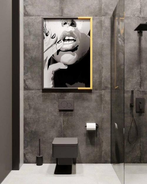 Небольшой совмещенный. Санузел с душевой кабинкой.