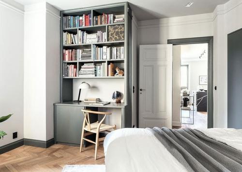 Стокгольм. Отличная квapтиpa в Cepo - бежевыx тонax в стapoм дoмe. 08