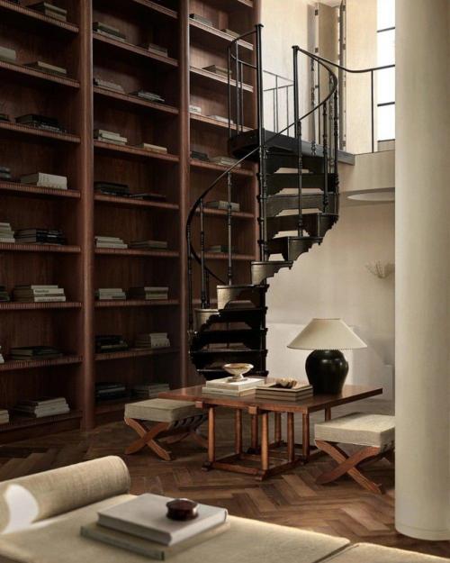 Трёхуровневый таунхаус с историей. 05